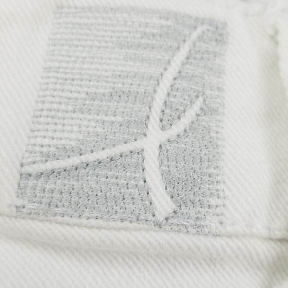 !IT JEANS L.A. White Denim Capris - Picture 5 of 6